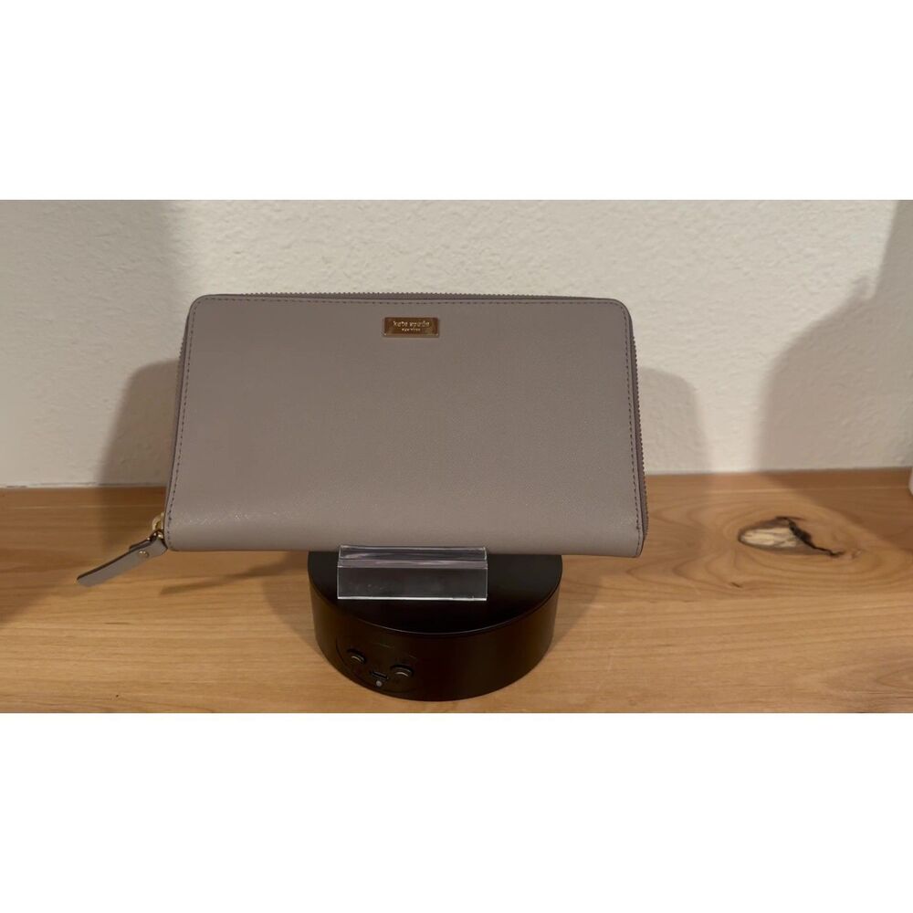 Kate Spade New York Bixby Place Neda Patent Leather Zip Around Wallet Hare Grey